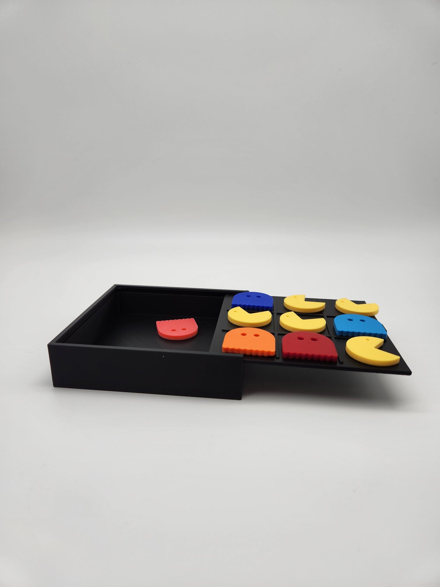 Pac-man tic tac toe
